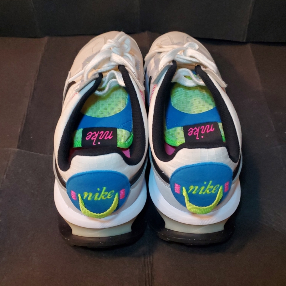 Nike Air Max Pre-Day sneakers in size 9 Men's - Picture 2 of 8